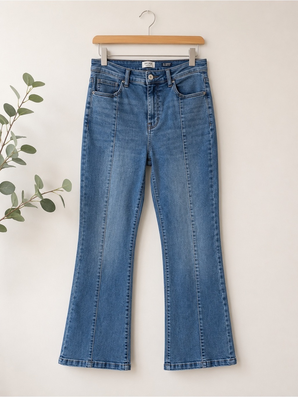 Kensie Vintage Luxe The Savannah High Rise Flare Jeans Size 12/31 Stretch Denim